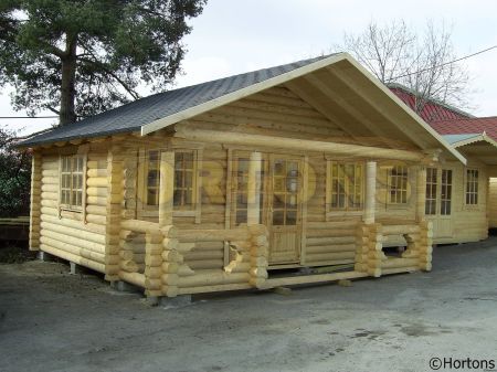 3.6m x 4m Preston Round Log Cabin 200mm - Click Image to Close