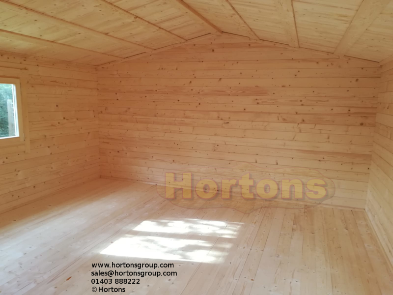 5x6.8m Log cabin including 1,8m deep veranda and roof canopy_3