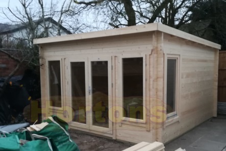 4x4m 28mm Horsley Pent Log Cabin