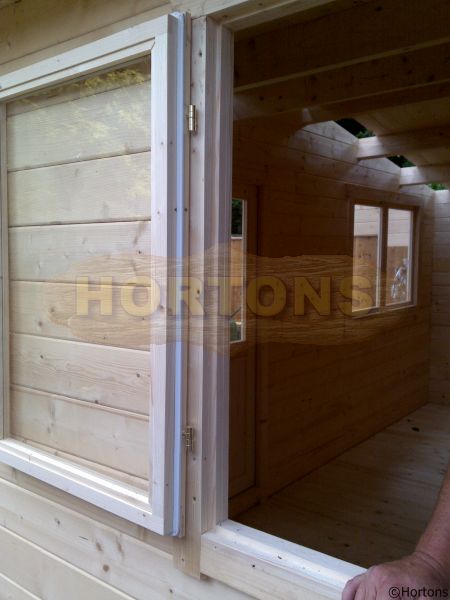 710 x 980mm Standard cabin single window, single glazed - Click Image to Close