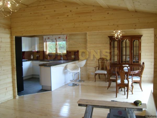 79 sqm log house 70-70mm twinskin logs - Click Image to Close