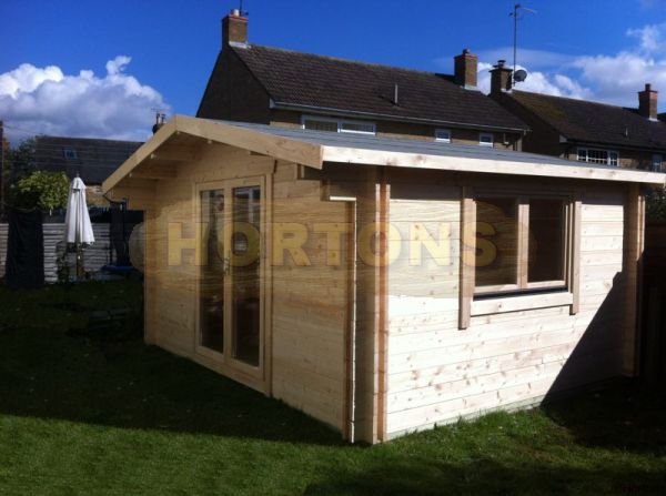 Insulated log cabins up to 5m wide