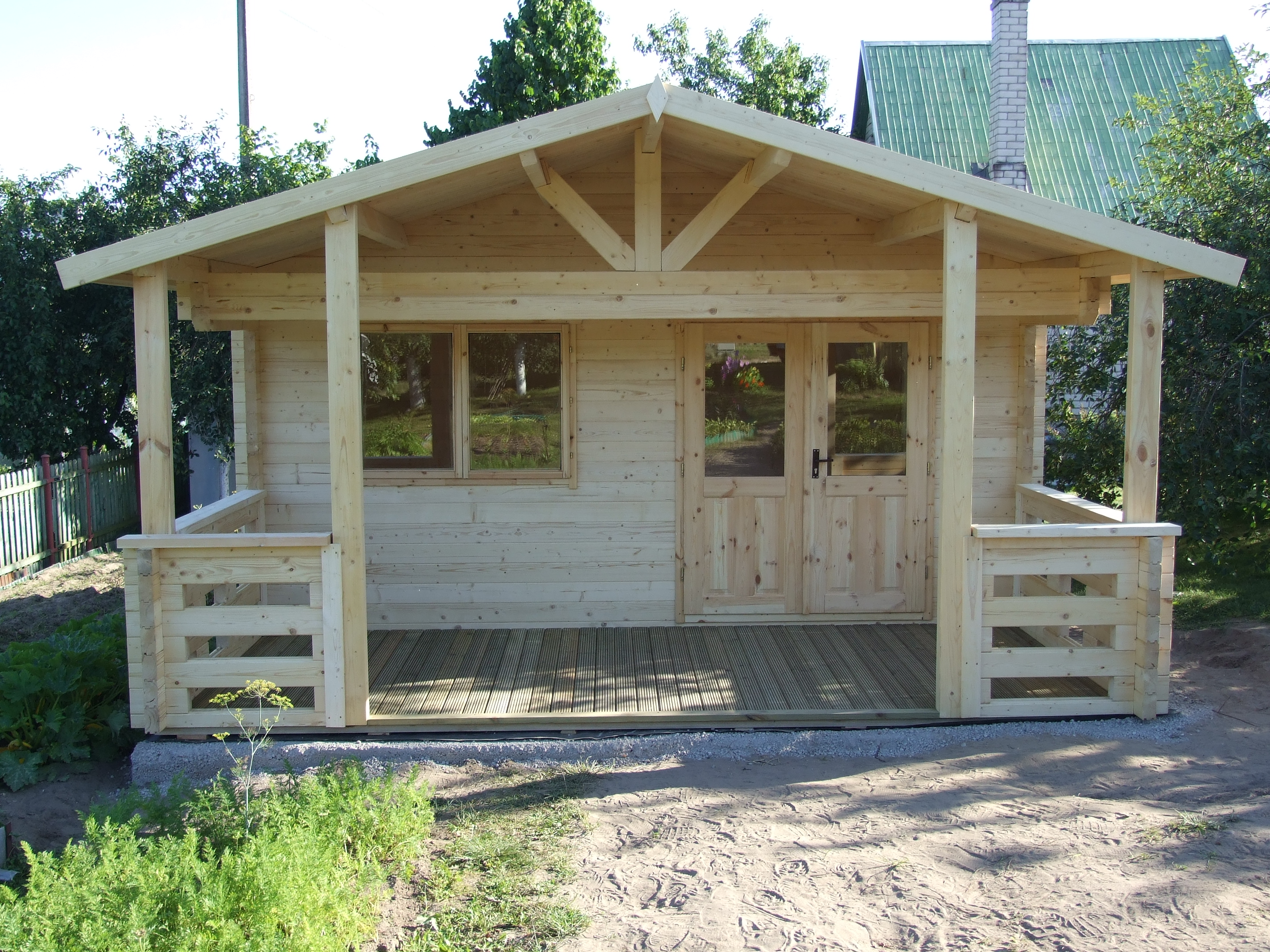 5m x 6.8m log cabin with large covered veranda_2