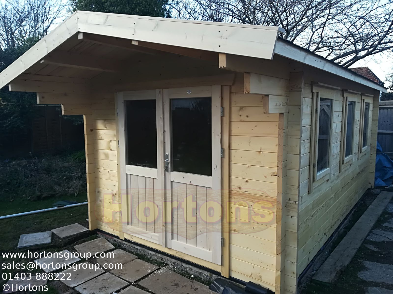 Albert Cabin 28mm 3.0 x 5.0m - Click Image to Close