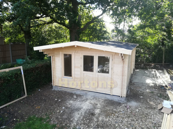 Log Cabin Bath 70mm 4.0 X 7.0m