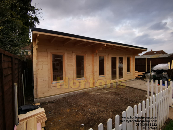 45mm pent Basildon cabin - Click Image to Close