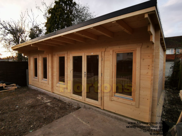 45mm pent Basildon cabin - Click Image to Close