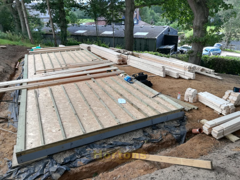 10x4m insulated Twin Skin mobile home on Hortons all-terrain steel chassis_1