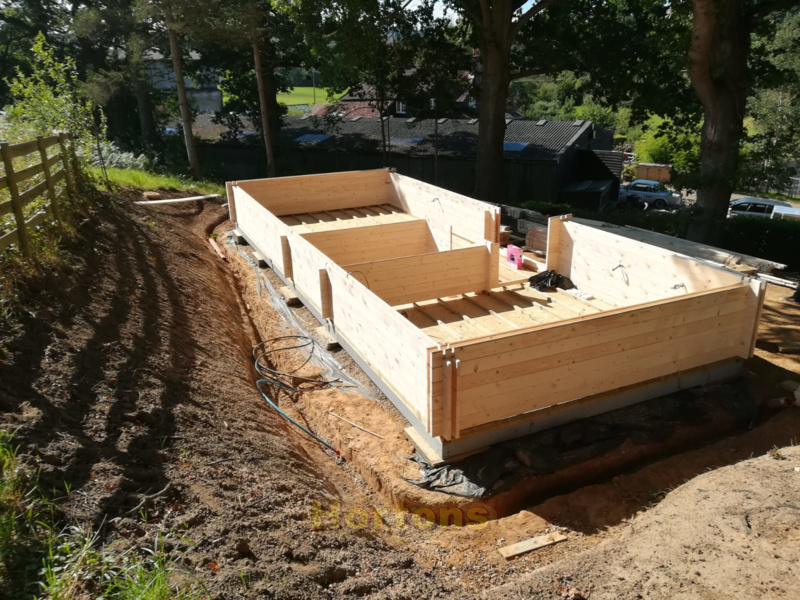 10x4m insulated Twin Skin mobile home on Hortons all-terrain steel chassis_2