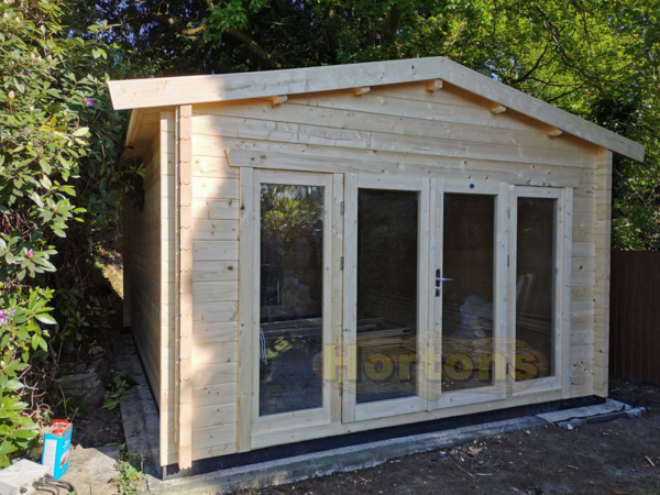4m x 6m bespoke log cabin garden room with hot tub_1