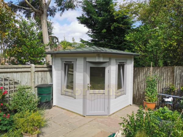2.5m x 2.5m single skin corner log cabin