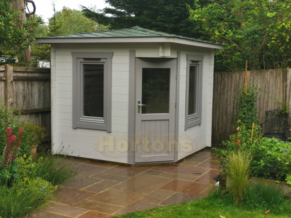 2.5m x 2.5m single skin corner log cabin - Click Image to Close