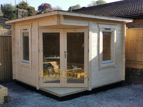 3m x 3m corner log cabin