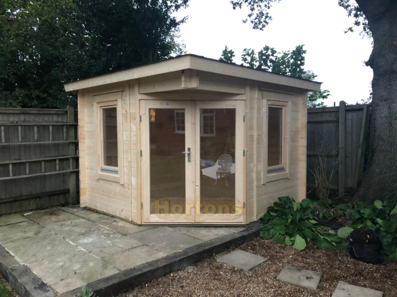 3m x 3m corner log cabin