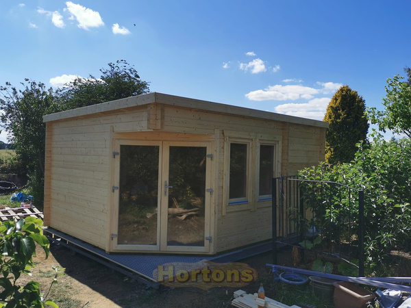 4x5m corner log cabin