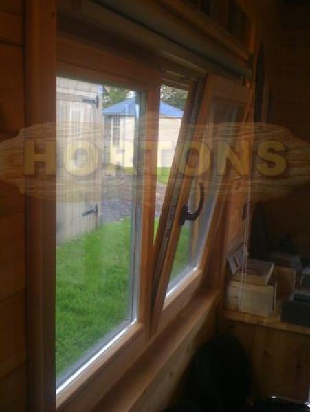 1365 x 980mm Dwelling (ISO) quality double glazed double windows - Click Image to Close